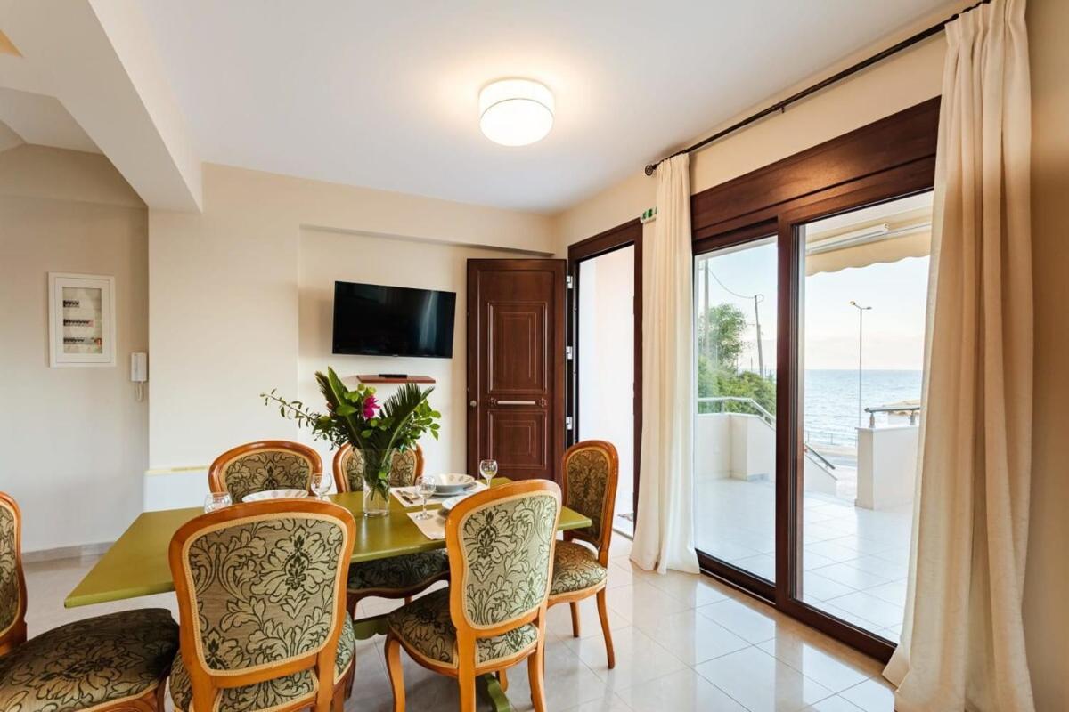 Villa Armonia - Beachfront Majestic Retreat Petalídhion Eksteriør bilde